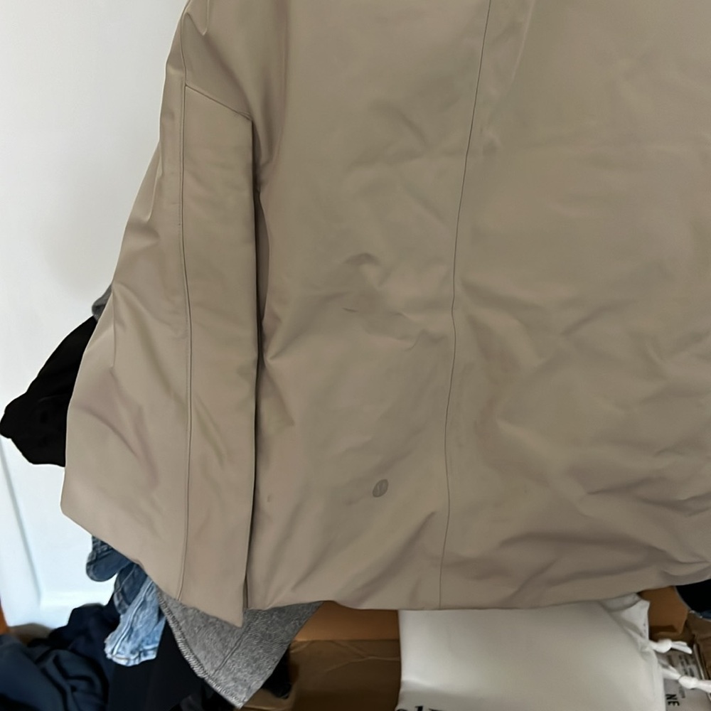 Lululemon snow warrior down parka long size 8 raw linen - Picture 11 of 12
